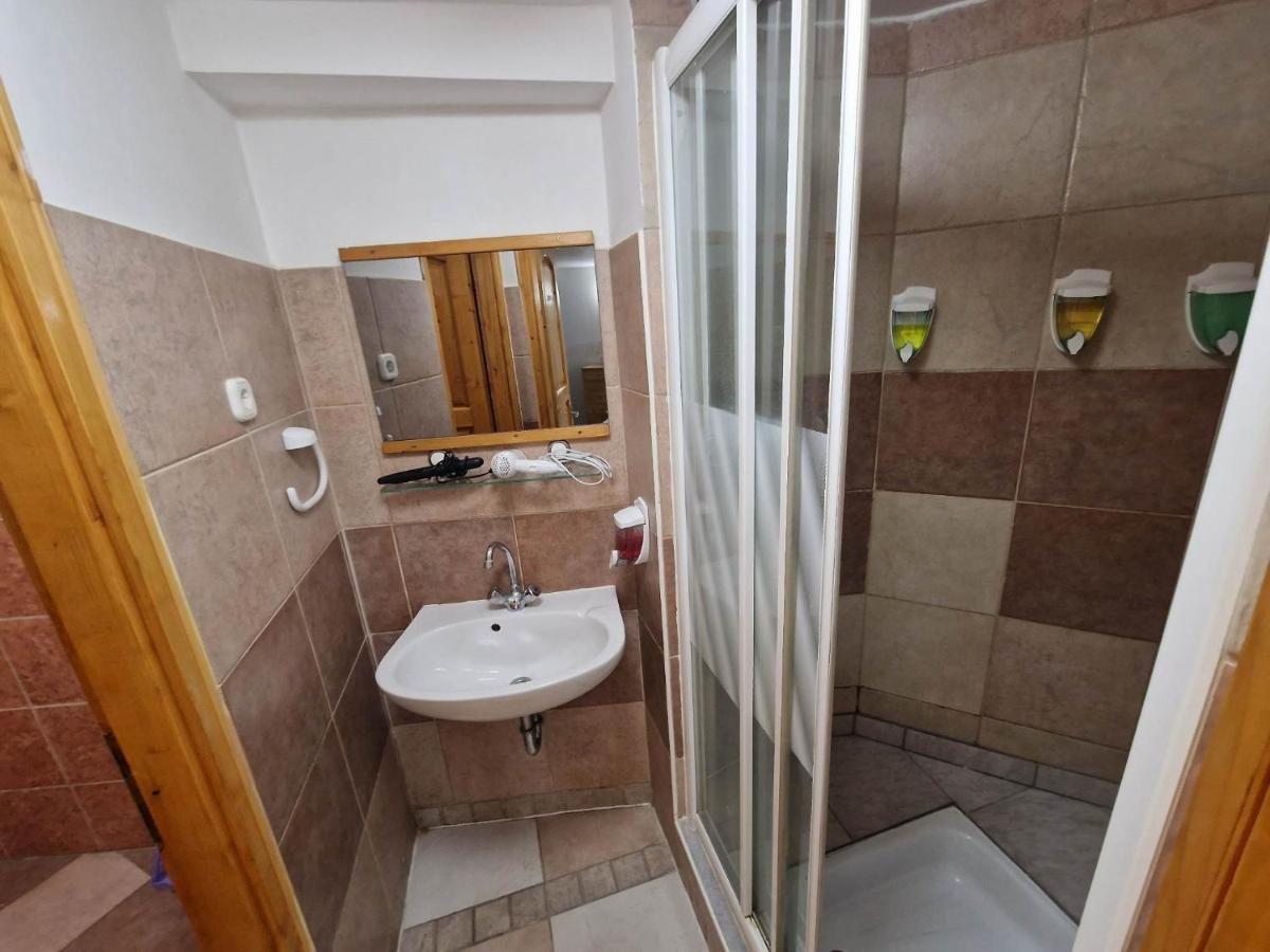 7Dab Josika 4 Contactless Self Check-In Aparthotel Boedapest Buitenkant foto